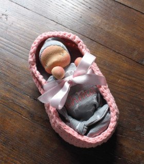Doudou personnalisé et son couffin