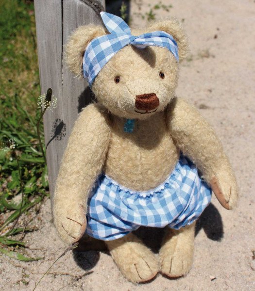 Collectible teddy bear