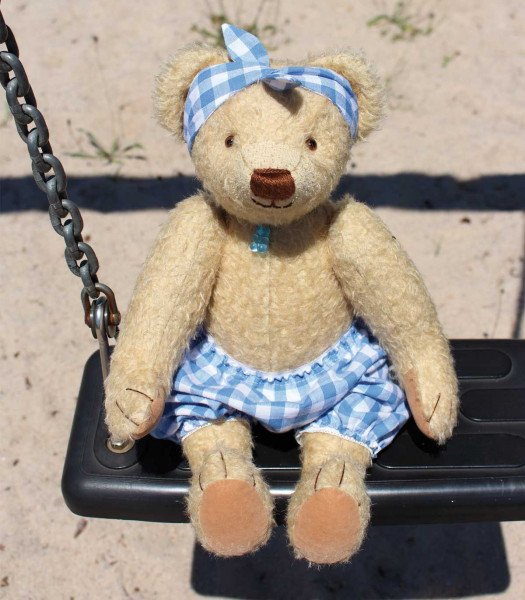 Old fashioned teddy bear