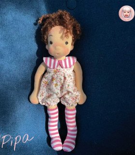 Adorable poupée Waldorf pour enfants
