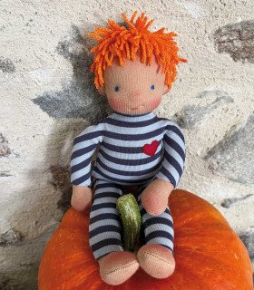 Adorable poupon-doudou