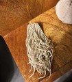 Travail d'art textile pour ce bijou qui semble vivant…