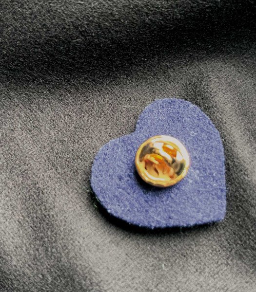 Broche brodée CŒUR BLEU