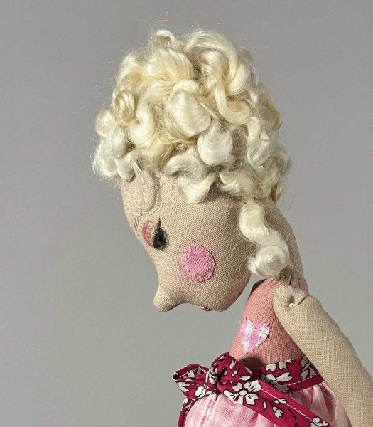 Poupée de chiffon articulée