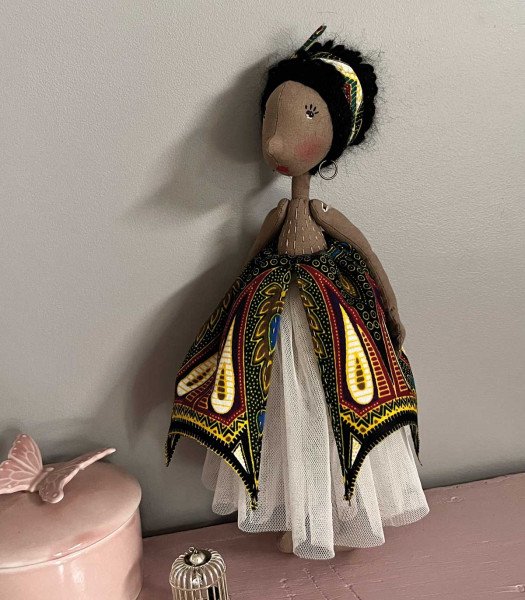 Poupée artisanale